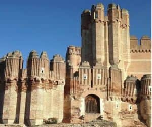 Descubre el Castillo de Coca, un Tesoro entre Pinares