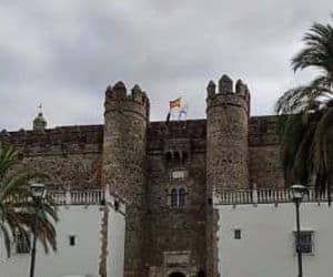Descubre el Castillo de Zafra, toda una Joya Arquitectónica